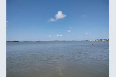1318 Outrigger, Tiki Island, TX 77554 - Photo 7
