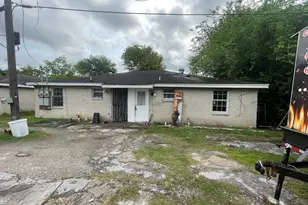 5118 Mallow St, Houston, TX 77033 - Photo 5