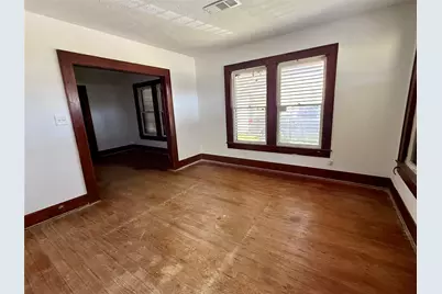 202 S Magnolia Street, Highlands, TX 77562 - Photo 3