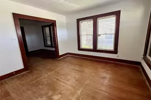 202 S Magnolia St, Highlands, TX 77562 - Photo 3