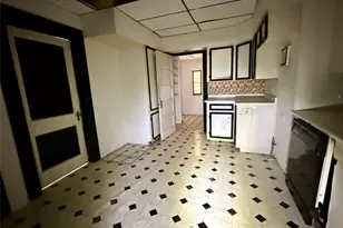 202 S Magnolia St, Highlands, TX 77562 - Photo 5