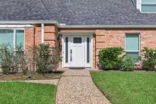 919 Longview Dr, Sugar Land, TX 77478 - Photo 3