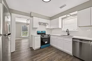 919 Longview Dr, Sugar Land, TX 77478 - Photo 17
