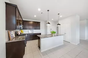 302 Bordeaux Ct, Alvin, TX 77511 - Photo 9