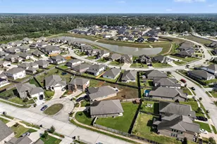 302 Bordeaux Ct, Alvin, TX 77511 - Photo 41