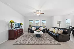 302 Bordeaux Ct, Alvin, TX 77511 - Photo 5