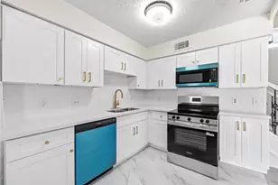 7526 Gulfbriar Pl, Houston, TX 77489 - Photo 9