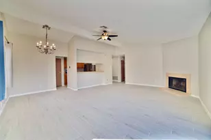 15806 Pipers View Dr, Webster, TX 77598 - Photo 9