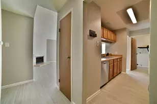 15806 Pipers View Dr, Webster, TX 77598 - Photo 3