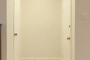 11201 Lynbrook Dr, Houston, TX 77042 - Photo 9