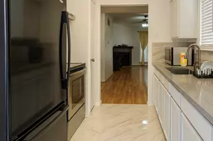 11201 Lynbrook Dr, Houston, TX 77042 - Photo 7