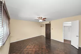 7655 Bellerive Dr, Houston, TX 77036 - Photo 29