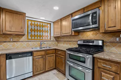 1375 Bullock Lane, Houston, TX 77055 - Photo 15