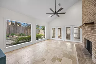1375 Bullock Ln, Houston, TX 77055 - Photo 11