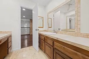 1375 Bullock Ln, Houston, TX 77055 - Photo 23