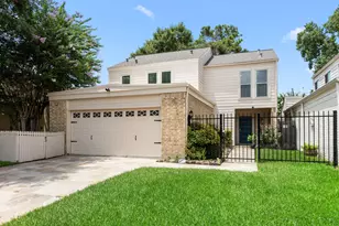 1375 Bullock Ln, Houston, TX 77055 - Photo 1
