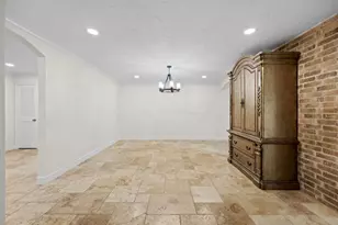 1375 Bullock Ln, Houston, TX 77055 - Photo 7