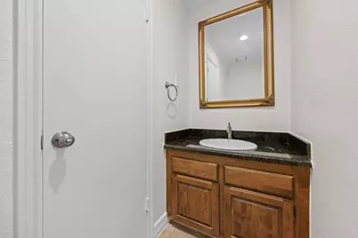 1375 Bullock Lane, Houston, TX 77055 - Photo 19
