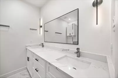 8209 Carver Road #A/B, Houston, TX 77088 - Photo 17