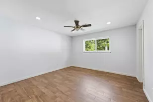 9819 Forest Hollow Dr, Baytown, TX 77521 - Photo 15