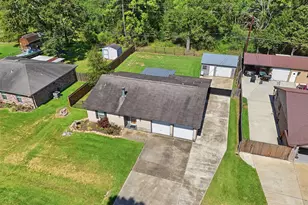 9819 Forest Hollow Dr, Baytown, TX 77521 - Photo 27