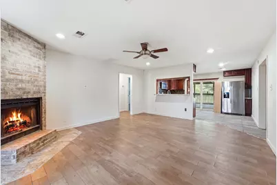 9819 Forest Hollow Drive, Baytown, TX 77521 - Photo 5