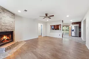 9819 Forest Hollow Dr, Baytown, TX 77521 - Photo 5