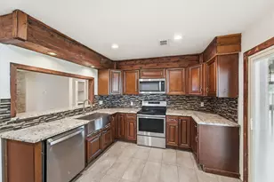 9819 Forest Hollow Dr, Baytown, TX 77521 - Photo 9