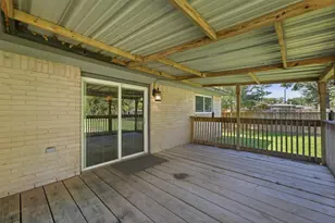 9819 Forest Hollow Dr, Baytown, TX 77521 - Photo 23