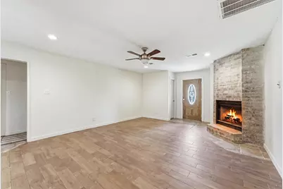 9819 Forest Hollow Drive, Baytown, TX 77521 - Photo 7