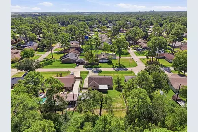 9819 Forest Hollow Drive, Baytown, TX 77521 - Photo 31