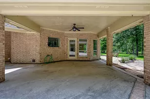 2205 Longmire Rd, Conroe, TX 77304 - Photo 33