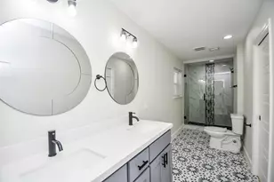 5642 Cartagena St, Houston, TX 77035 - Photo 21