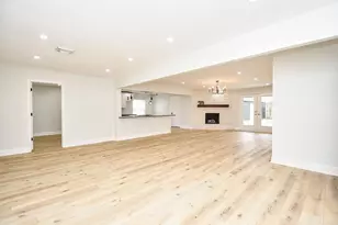 5642 Cartagena St, Houston, TX 77035 - Photo 7