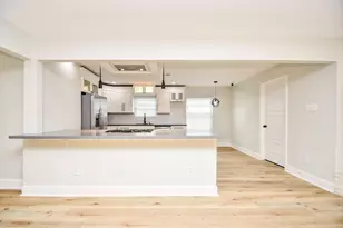 5642 Cartagena St, Houston, TX 77035 - Photo 13