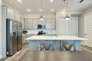 10928 Brambling Wood Dr, Houston, TX 77043 - Photo 9