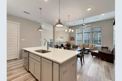 10928 Brambling Wood Drive, Houston, TX 77043 - Photo 7
