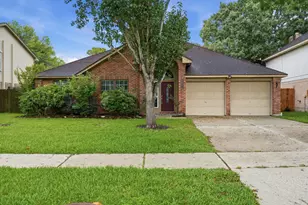 2004 Landing Blvd, League City, TX 77573 - Photo 3