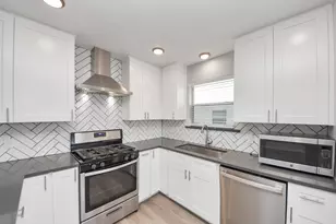 821 E 36th St, Houston, TX 77022 - Photo 23