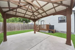 821 E 36th St, Houston, TX 77022 - Photo 9