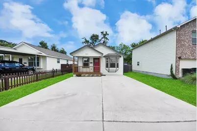 821 E 36th Street, Houston, TX 77022 - Photo 1