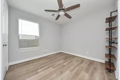 821 E 36th Street, Houston, TX 77022 - Photo 33