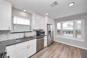 821 E 36th St, Houston, TX 77022 - Photo 25