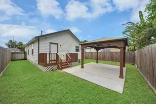 821 E 36th St, Houston, TX 77022 - Photo 11