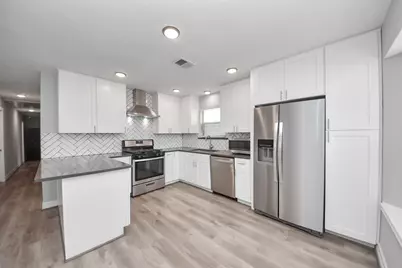 821 E 36th Street, Houston, TX 77022 - Photo 21