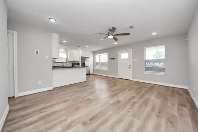 821 E 36th Street, Houston, TX 77022 - Photo 17