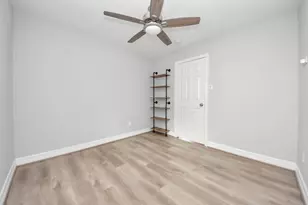 821 E 36th St, Houston, TX 77022 - Photo 31