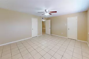 210 W G St, La Porte, TX 77571 - Photo 15