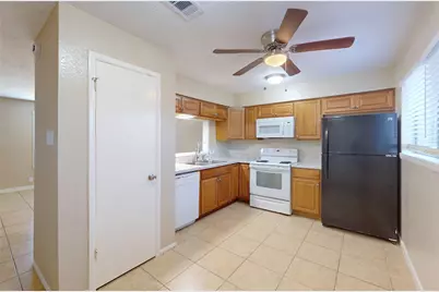210 W G Street, La Porte, TX 77571 - Photo 7