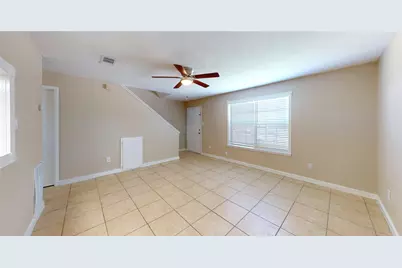210 W G Street, La Porte, TX 77571 - Photo 5